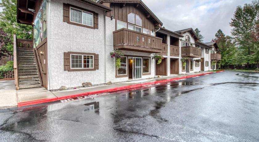 Icicle Village Resort 402: Juniper Studio photo