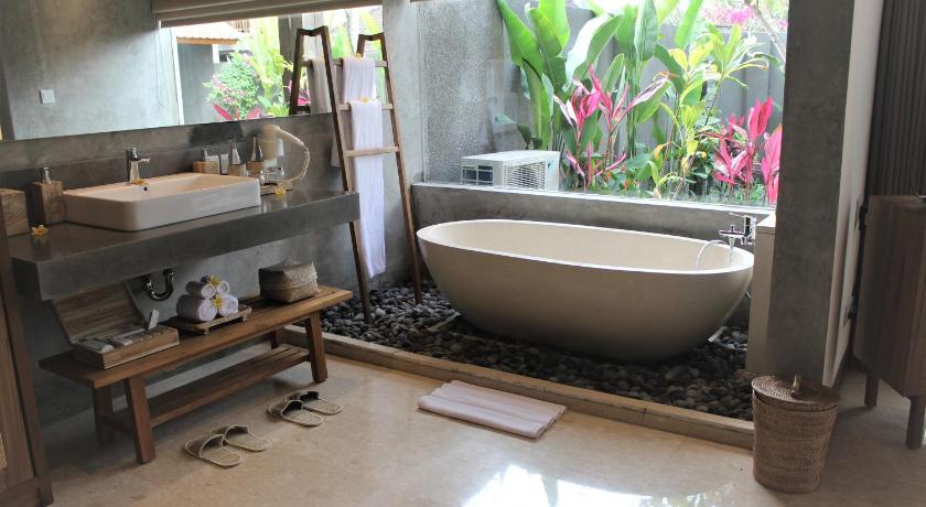 Purana Suite Ubud