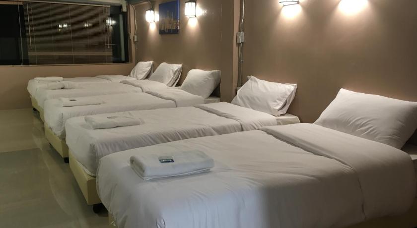 Bangkok ICON HOSTEL 2-Star Hotel lobby