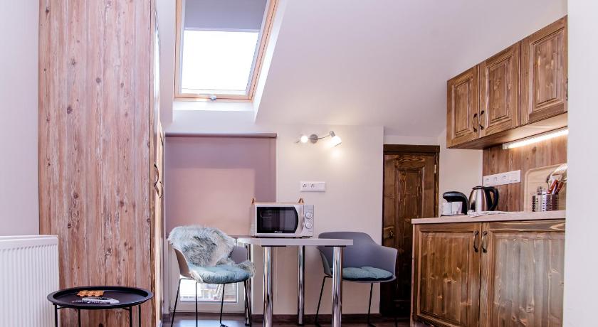 Image of Apartment with Shower 7