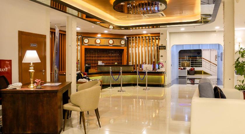 Doulos Phos The Ship Hotel photo