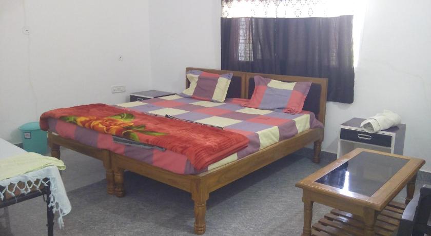 6-Bed Mixed Dormitory Room