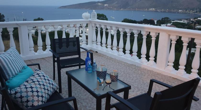 Nikos studios — Hotel in Tilos
