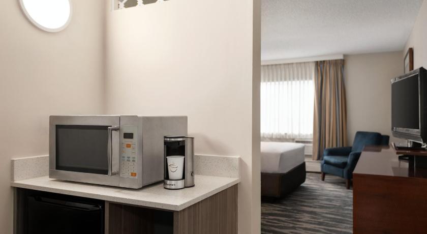 Travelodge by Wyndham Calgary South