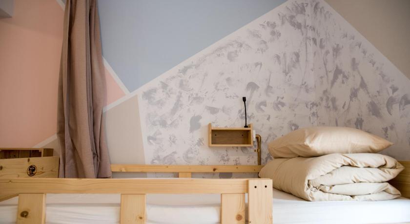 Image of Mixed Dormitory Room 6