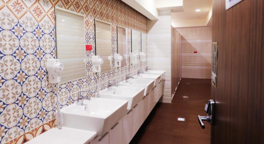 Image of Quadruple Room with Shared Bathroom 3