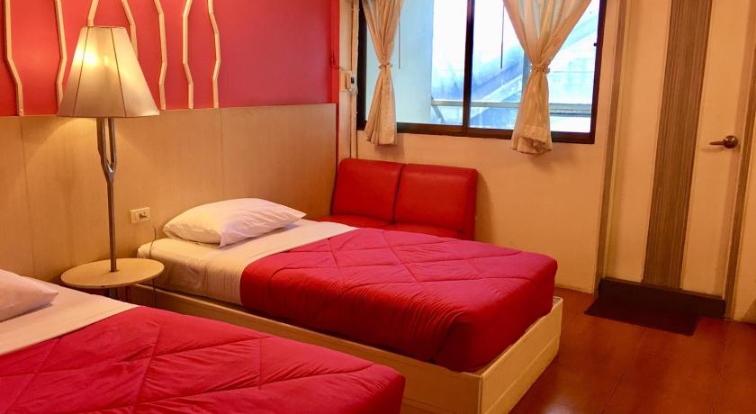 Highway hotel photo