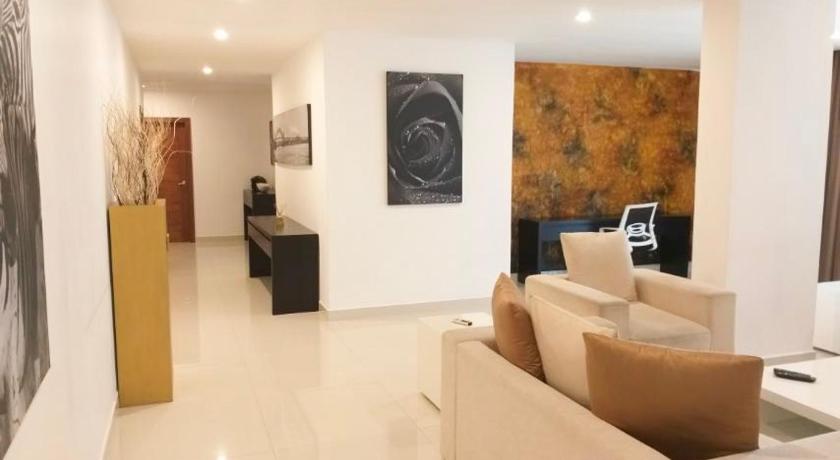 Platinum One - Private Apartment at #1 Bagatalle Road, Unit 7E, Colombo 3 — Hotel in Colombo