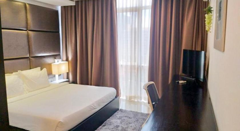 Platinum One - Private Apartment at #1 Bagatalle Road, Unit 7E, Colombo 3 photo