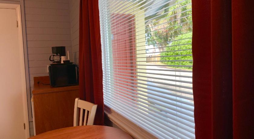 Lakeside Inn and Cafe photo