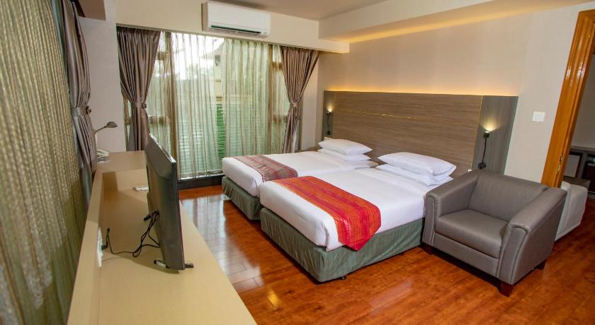 Image of Deluxe Family Suite 1