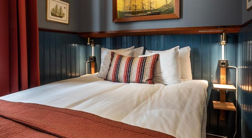 Collector's Lord Nelson Hotel photo