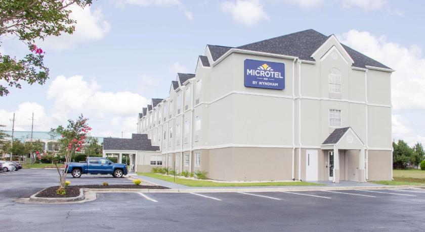 Microtel Inn & Suites by Wyndham Camp Lejeune/Jacksonville photo