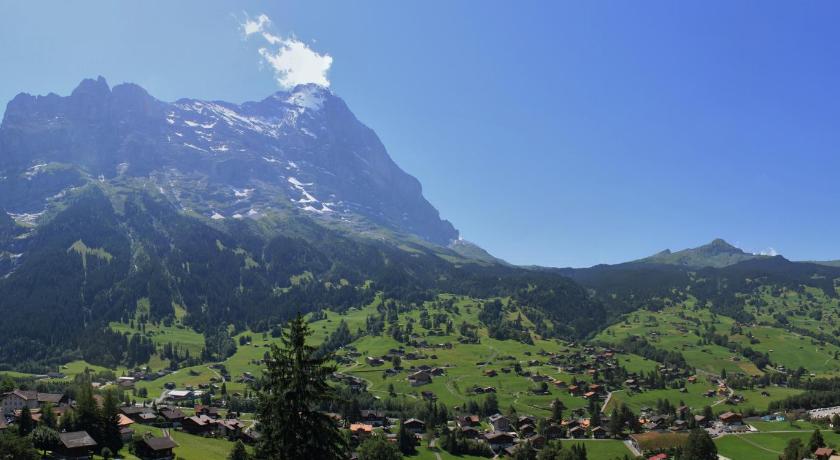 Image of Eiger Classic Mountain View Triple Room 4