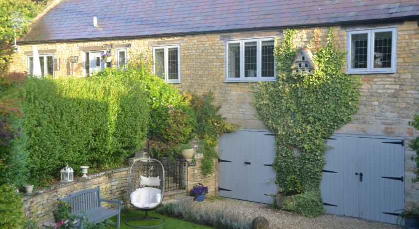 Church Cottage Barn — Hotel in Longborough