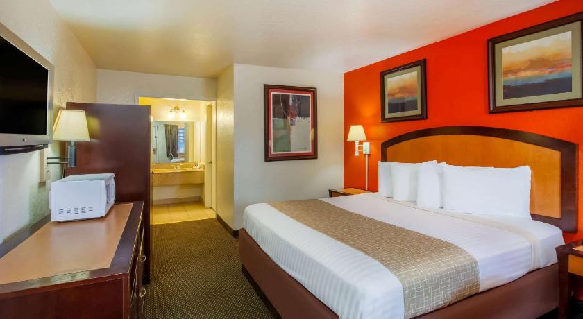 Travelodge by Wyndham Houston Hobby Airport