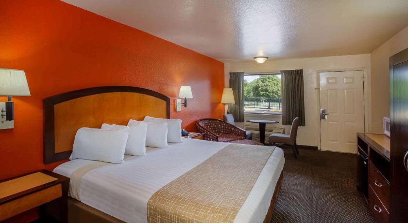 Travelodge by Wyndham Houston Hobby Airport