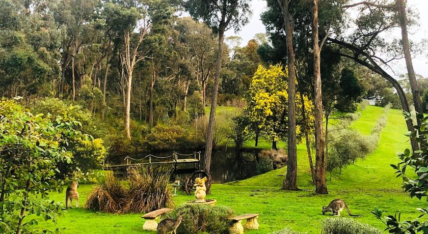 Countryside Intimate Studio Retreat photo