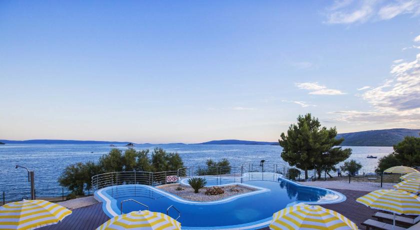 Happy Camp mobile homes in Camping Amadria Park Camping Trogir photo