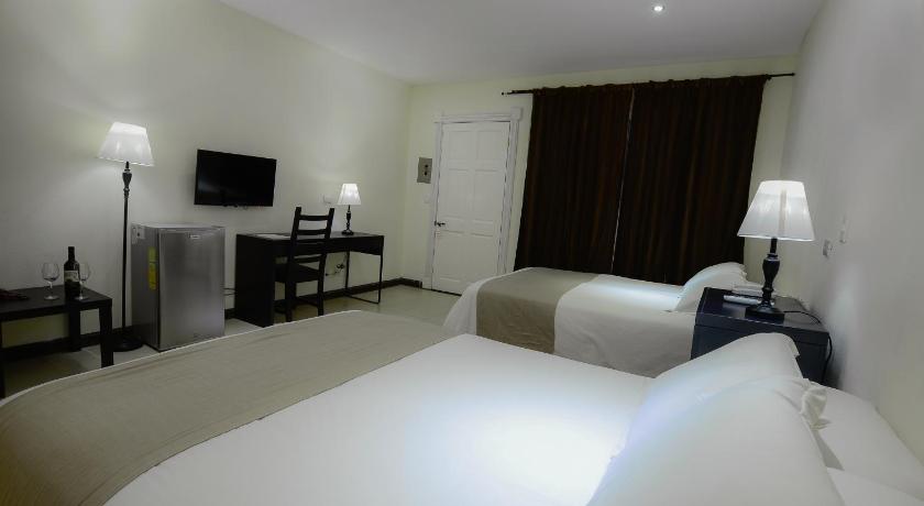Image of Queen Room with Two Queen Beds - Disability Access 1