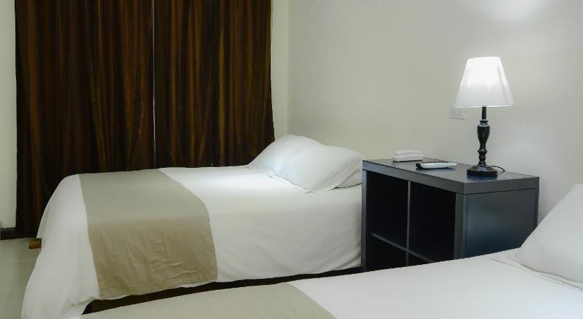 Image of Queen Room with Two Queen Beds - Disability Access 9