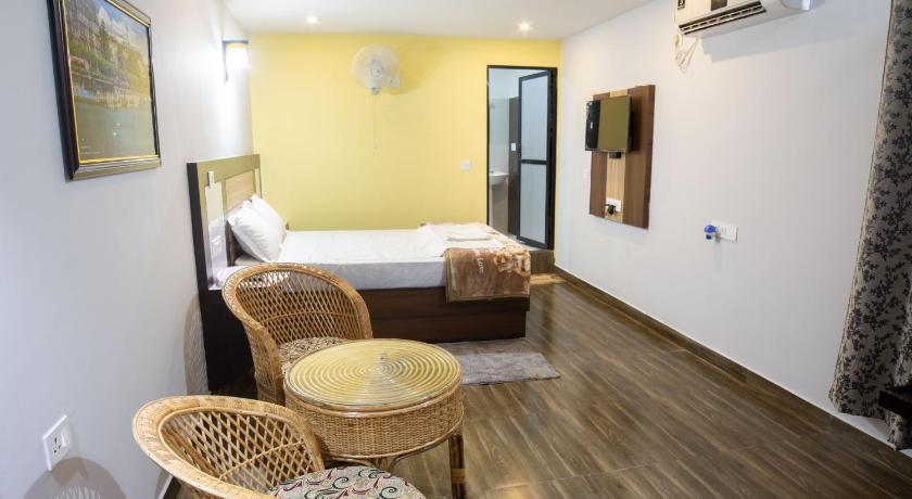 Image of Deluxe Double Room with Balcony 0