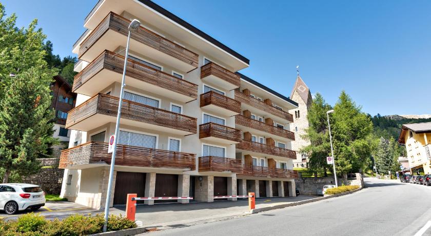 Chesa Cuntainta - St. Moritz — Hotel in Saint Moritz