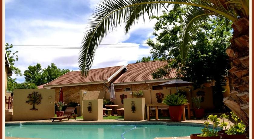 Jock-Inn Guest House photo