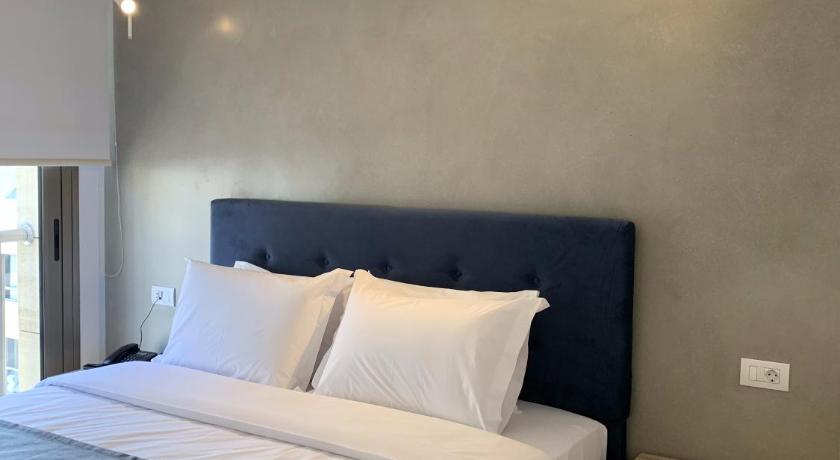 ZUR Studios and Suites photo