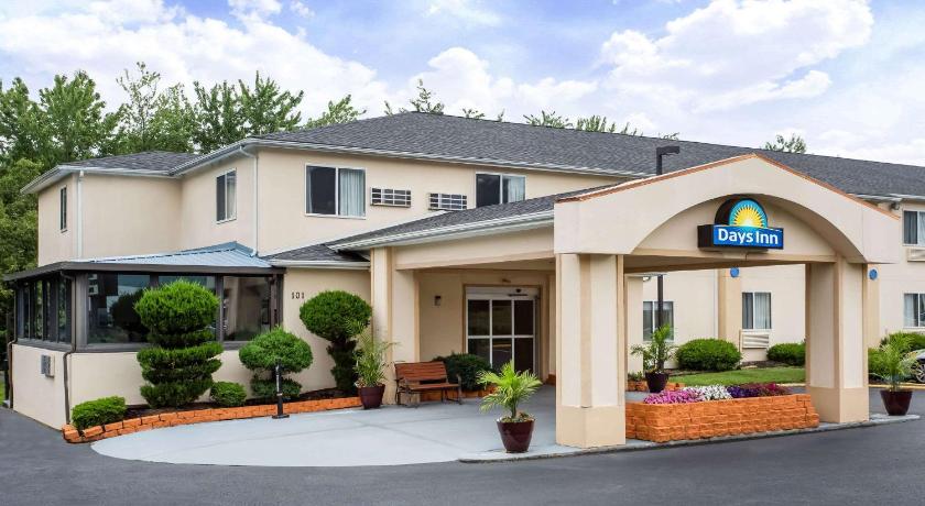 Days Inn by Wyndham Runnemede Philadelphia Area photo