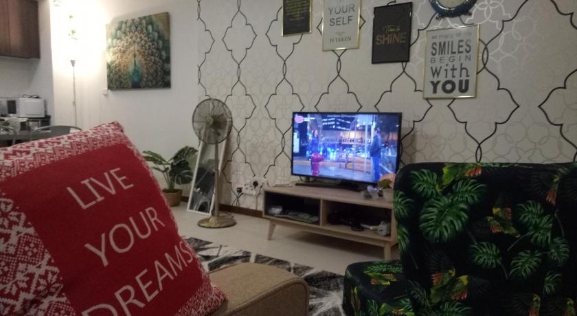 Seaview Landmark Studio Homestay at Gurney  photo
