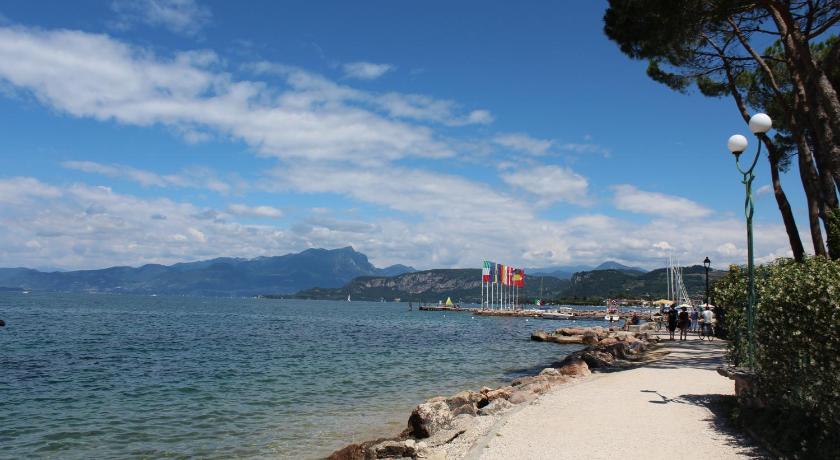 Happy Camp Mobile Homes in Camping Cisano San Vito photo