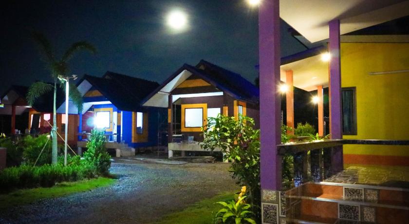 Rayong Banphu Resort - บ้านปู รีสอร์ท 2-Star Hotel lobby