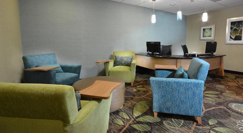 Holiday Inn Express Hotel & Suites High Point South