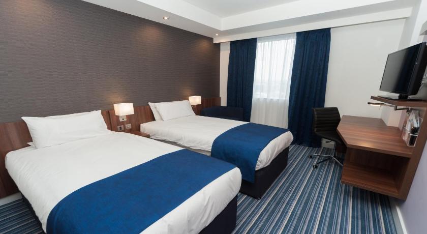 Holiday Inn Express Aberdeen Airport