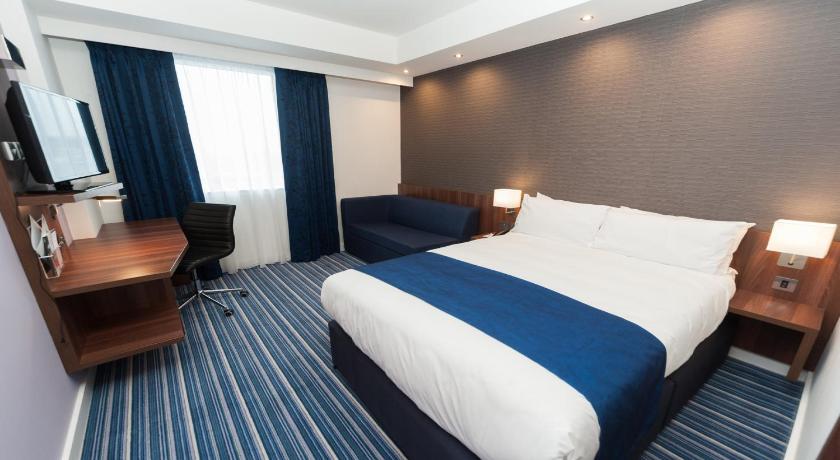 Holiday Inn Express Aberdeen Airport