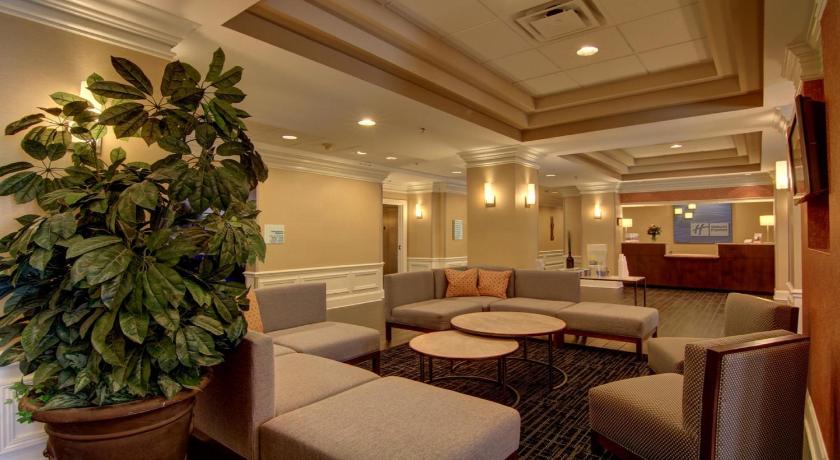 Holiday Inn Express & Suites Alpharetta