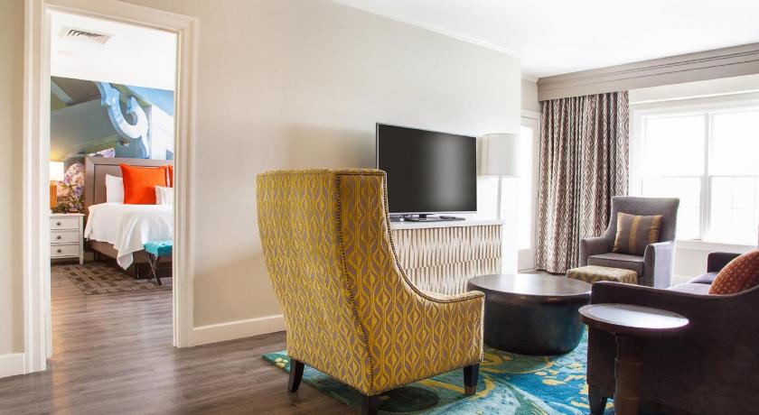 Hotel Indigo Atlanta – Vinings