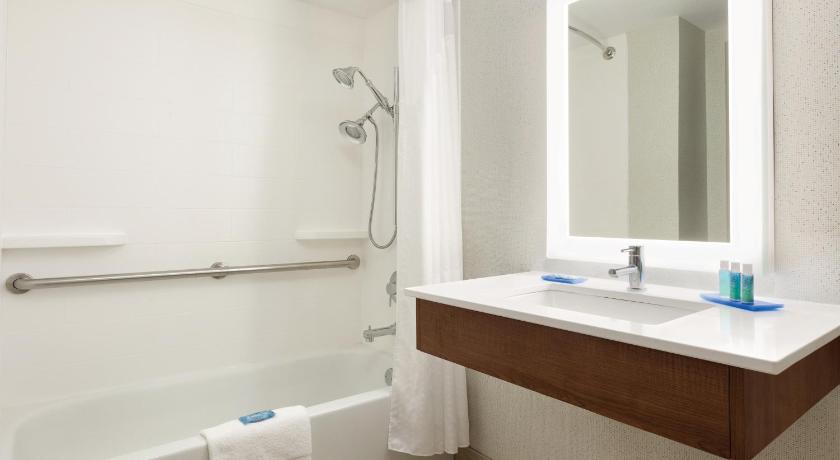 Holiday Inn Express Hartford South - Rocky Hill