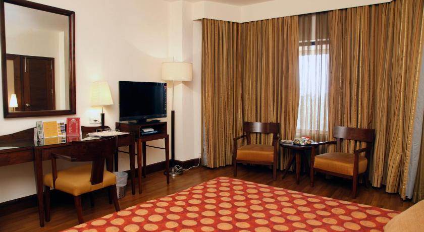 The Retreat - Hotel & Convention Centre photo