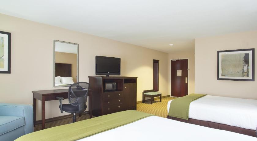 Holiday Inn Express Le Roy