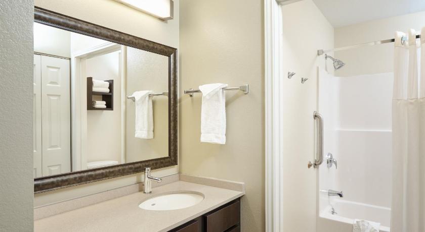 Staybridge Suites Glenview