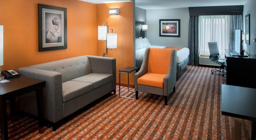 Holiday Inn Express & Suites Antioch