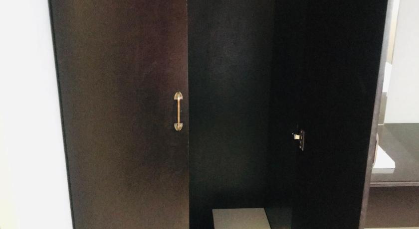 Harrys residence - image 9