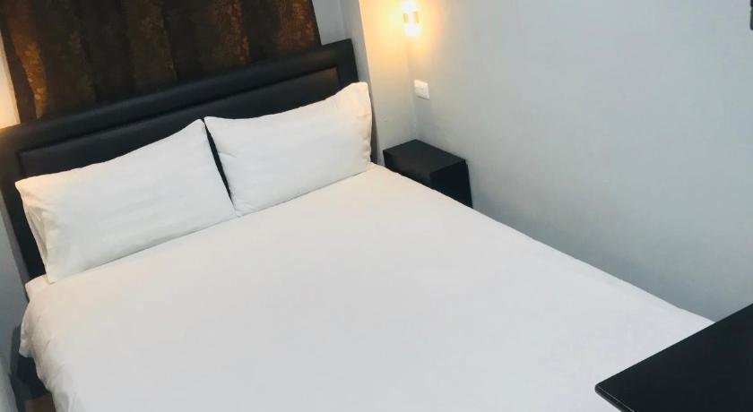 Harrys residence - image 10