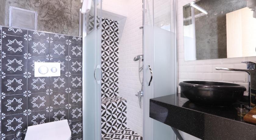 Immagine di Suite con Vista Mare (Suite with Sea View) 6