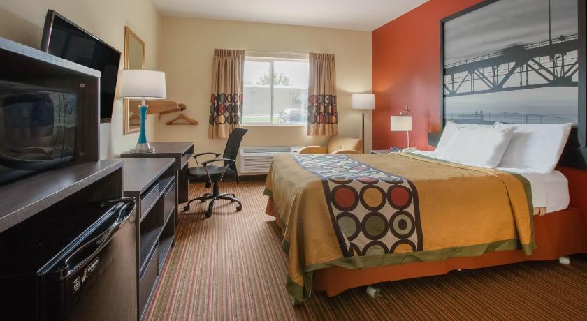 Super 8 By Wyndham Big Rapids