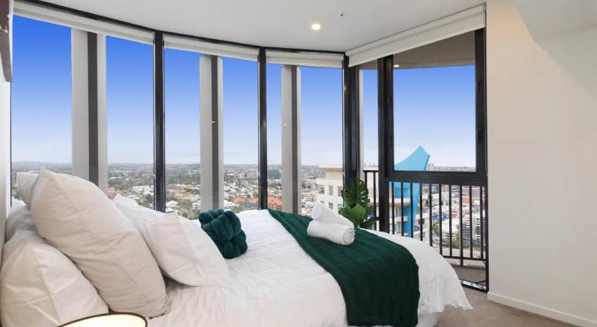 SPIRE Residence on Queen CBD photo