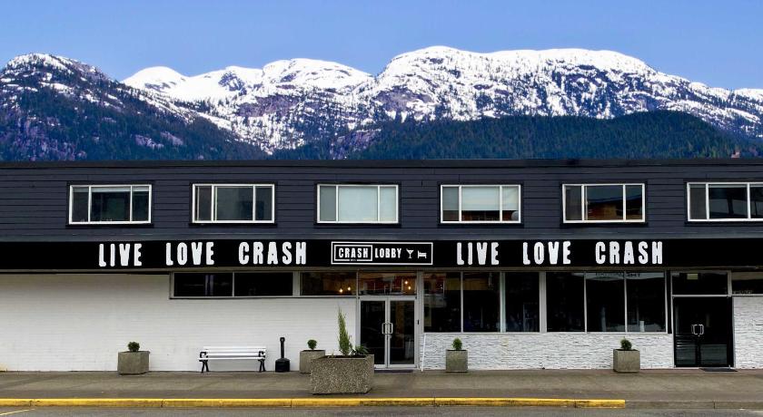 Crash Hotel Squamish