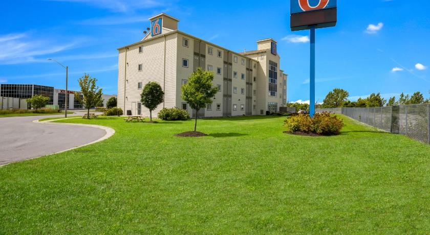 Motel 6-Kingston, ON